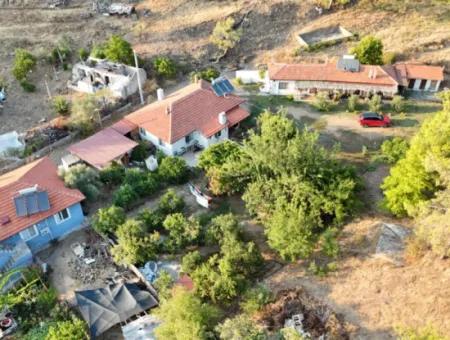 2 Neu Restaurierte Gebäude Auf Einem 1580 M2 Grossen Grundstück In Muğla / Ortaca / Tepearasi Dorf. Dorfhaus