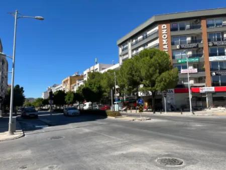 Geschäft/Geschäft In Einem Prestigeträchtigen Gebäude Am Atatürk-Boulevard In Ortaca, Muğla